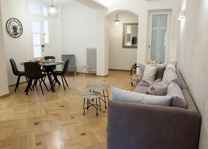 Luxury Three Bedroom Apartment In Kolonaki