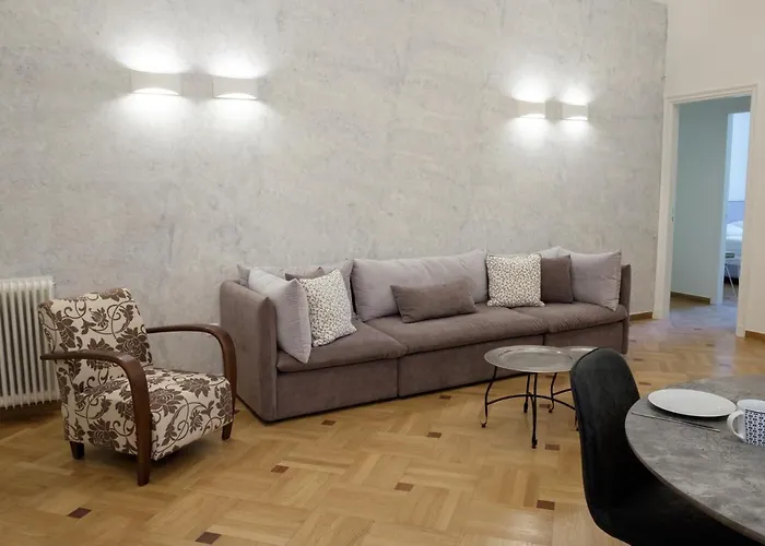 Luxury Three Bedroom Apartment In Kolonaki