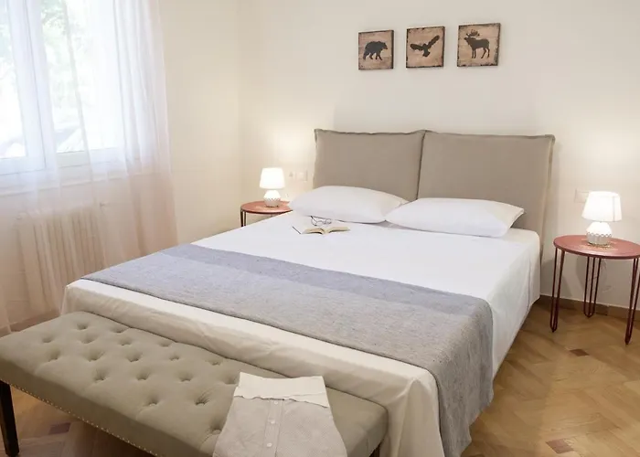 Luxury Three Bedroom Apartment In Kolonaki